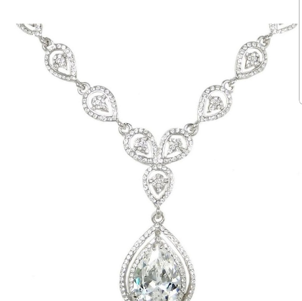 Jewelry Set - Picture 2 of 5